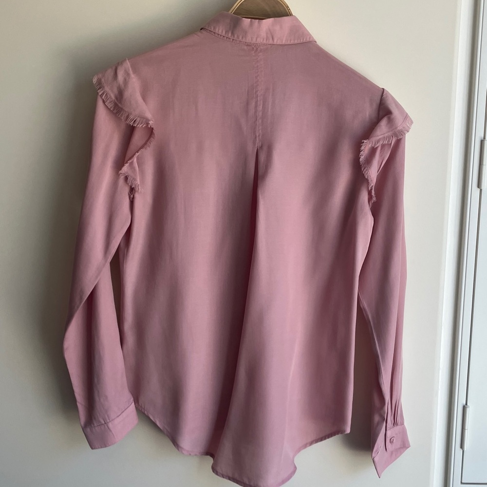 ANTHROPOLOGIE Cloth & Stone Pink Frayed Ruffle Shoulder Button Down Size XS - Picture 5 of 7